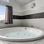 Front In With Sauna Дом отдыха *